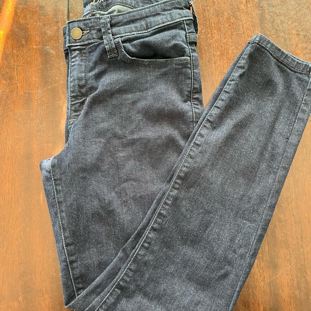 Universal Thread skinny dark blue jeans